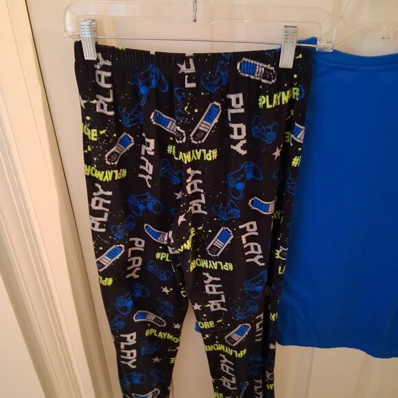 Boys L 10-12 fleece pajama set - Jellyfish Kids, gamer theme - Picture 4 of 6